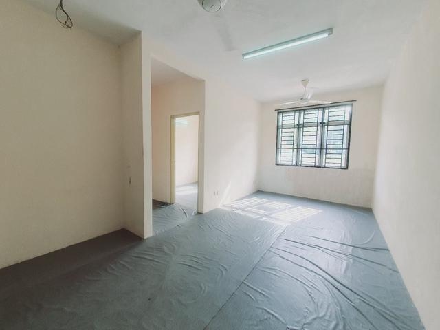 Apartment for sale in Malaka