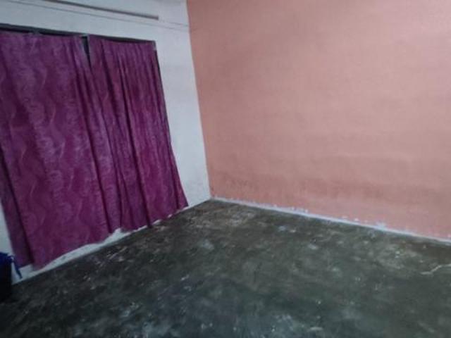 Flat for sale in Malaka