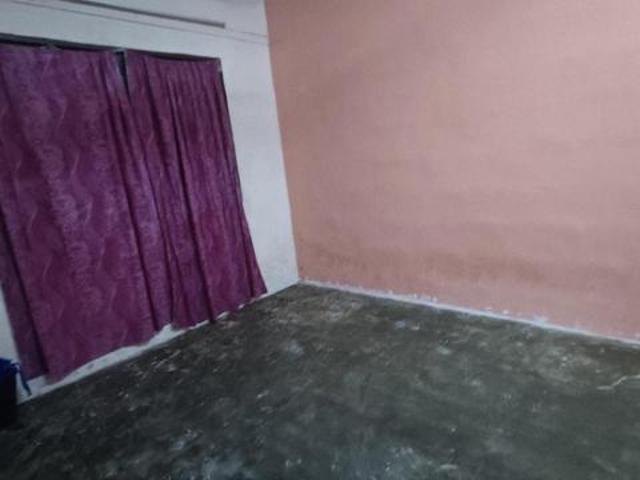 Flat for sale in Malaka