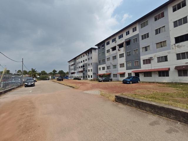 Flat for sale in Malaka
