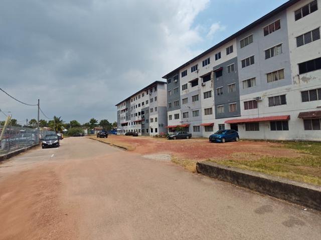 Flat for sale in Malaka