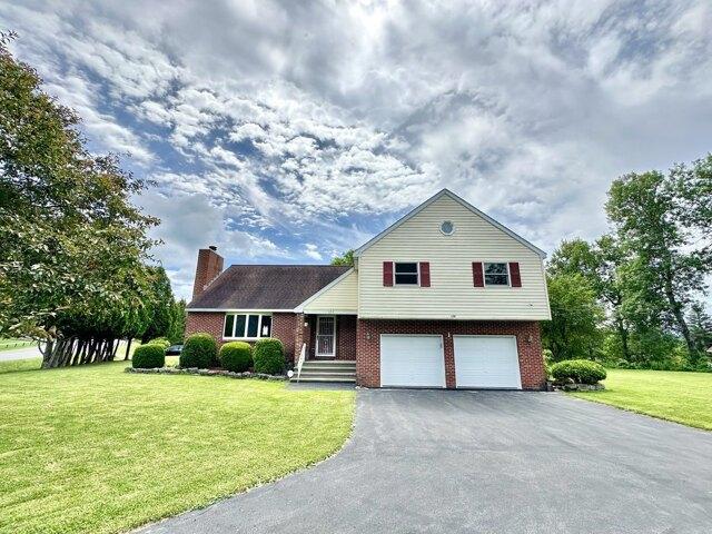House for sale in Little Falls