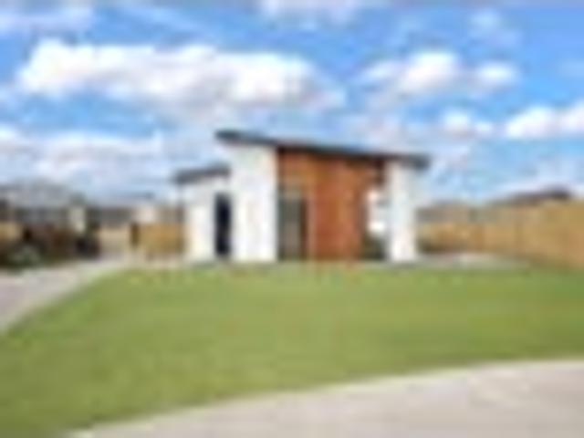 House for sale in Chaslands, Canterbury