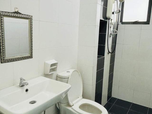 Room for rent in Petaling, Alam Impian