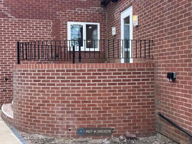 Room for rent in Pensnett, West Midlands
