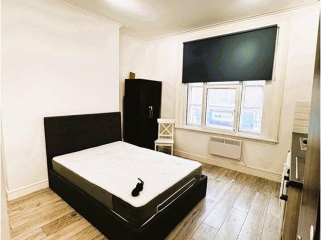 Studio for rent in London Borough of Croydon, Greater London