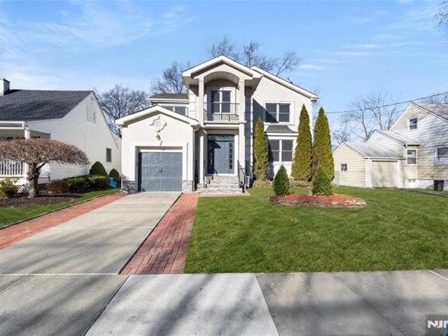 House for sale in Fair Lawn, New Jersey