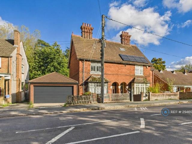 House for rent in Chipping Hill, Essex