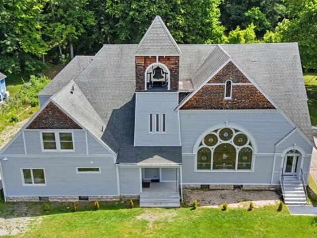 House for sale in Lee