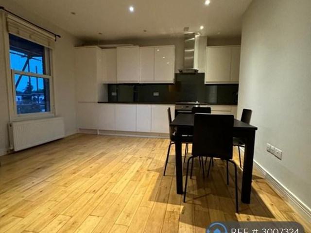 House for rent in London Borough of Ealing, Greater London