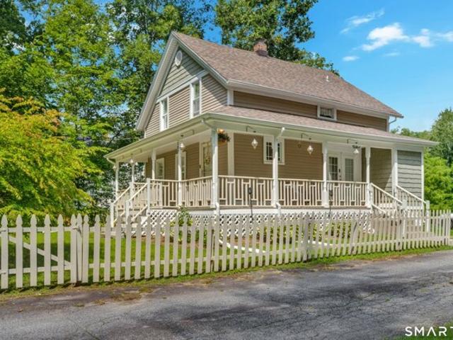 House for sale in Moosup, Plainfield