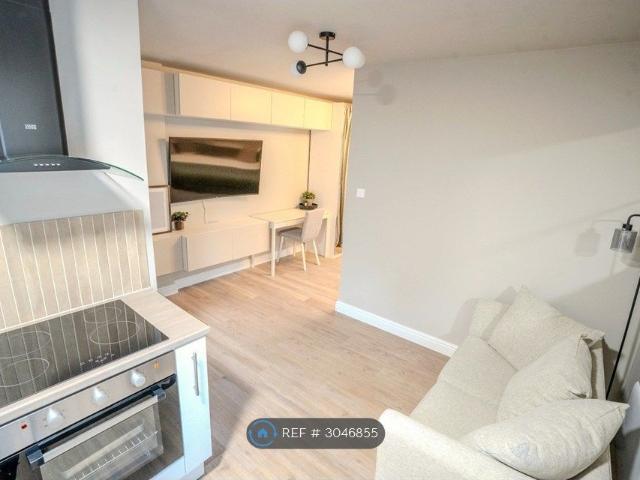 Studio for rent in Dunstable, Central Bedfordshire