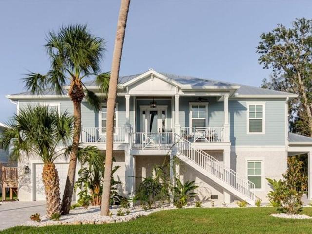 House for sale in Tarpon Springs