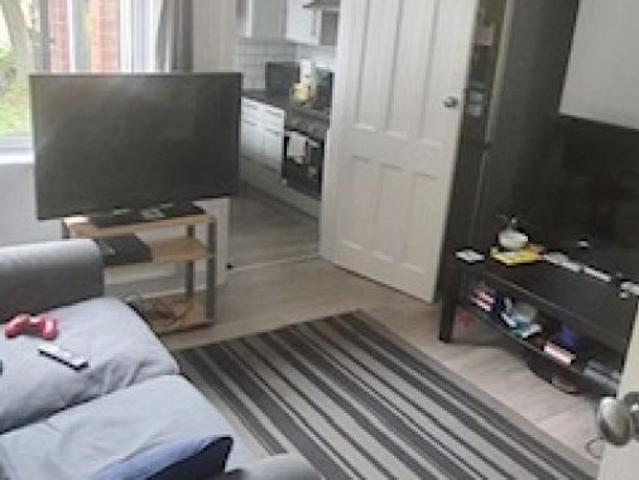 Room for rent in Heeley, Isle Of Man