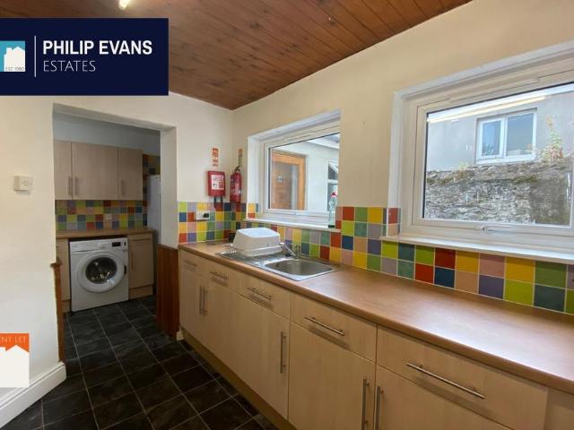 House for rent in Waun Fawr, Wales