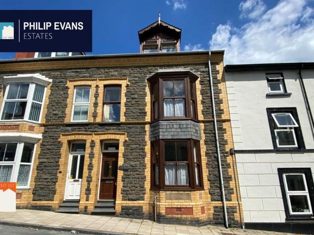 House for rent in Waun Fawr, Wales