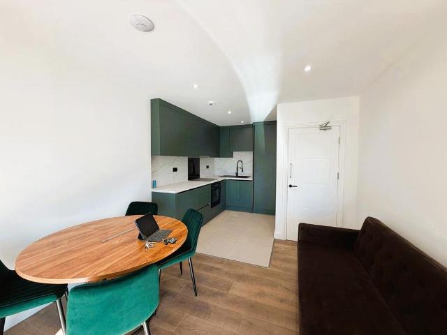 Apartment for rent in London Borough of Ealing, Greater London