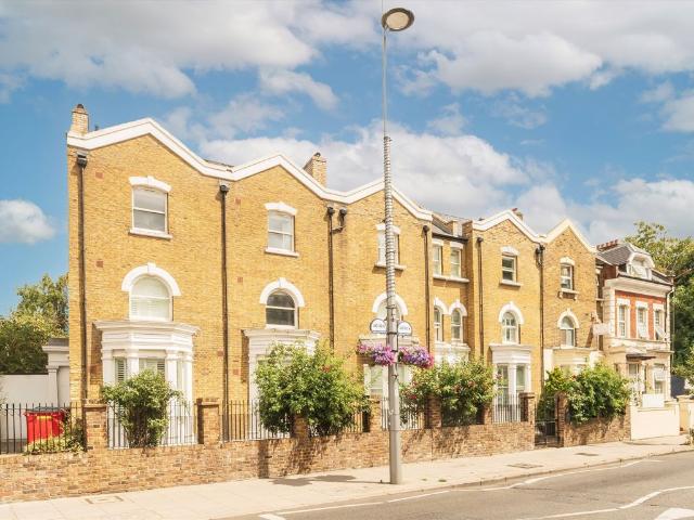Studio for rent in London Borough of Ealing, Greater London