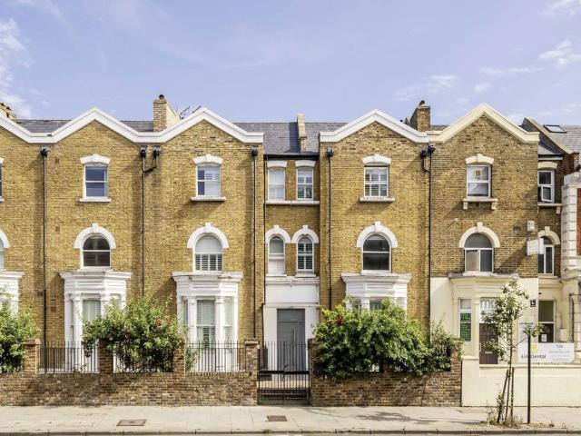 Studio for rent in London Borough of Ealing, Greater London
