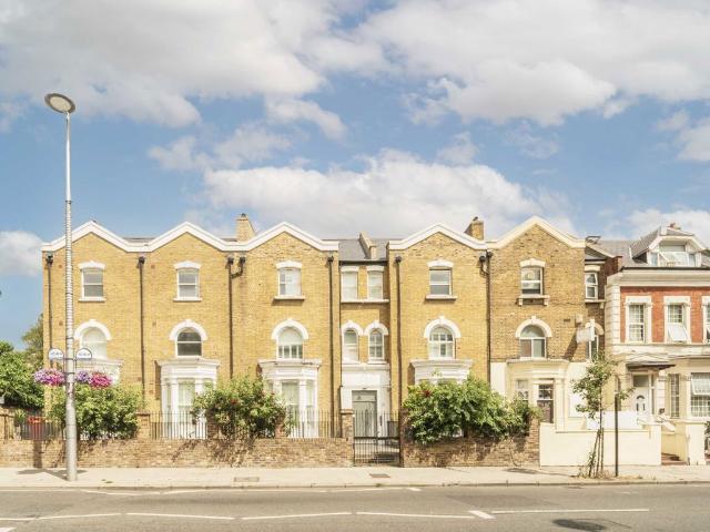 Studio for rent in London Borough of Ealing, Greater London