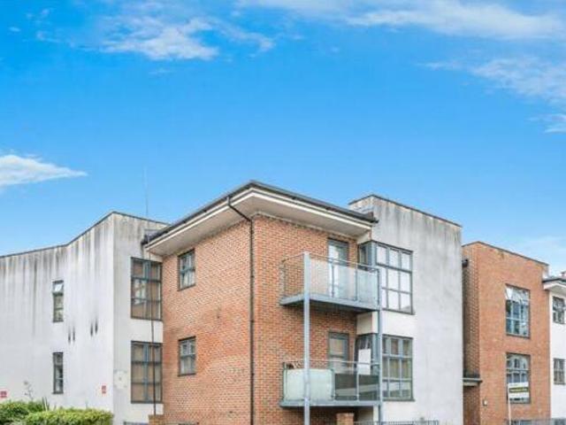 House for sale in Addlestone, Runnymede