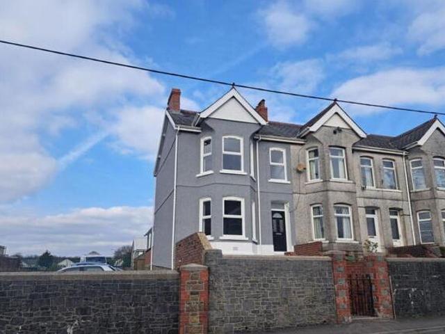House for sale in Ammanford, Wales