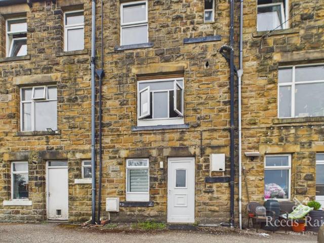 Apartment for rent in Hanging Heaton, Dewsbury
