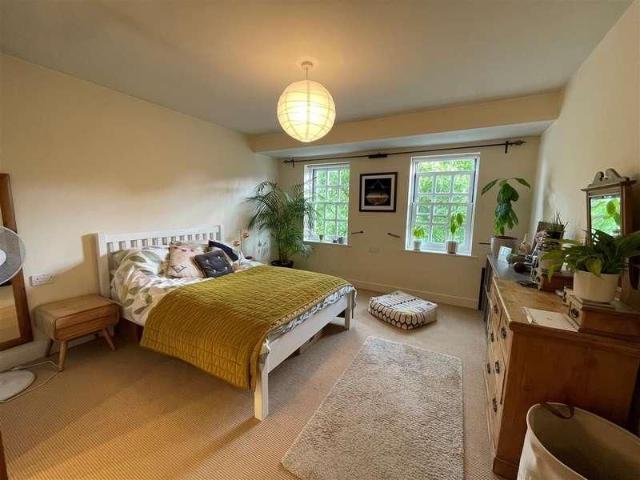 Apartment for rent in Ashlyns Estate, Pouchen End