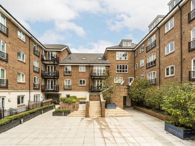 House for rent in London Borough of Hounslow, Greater London