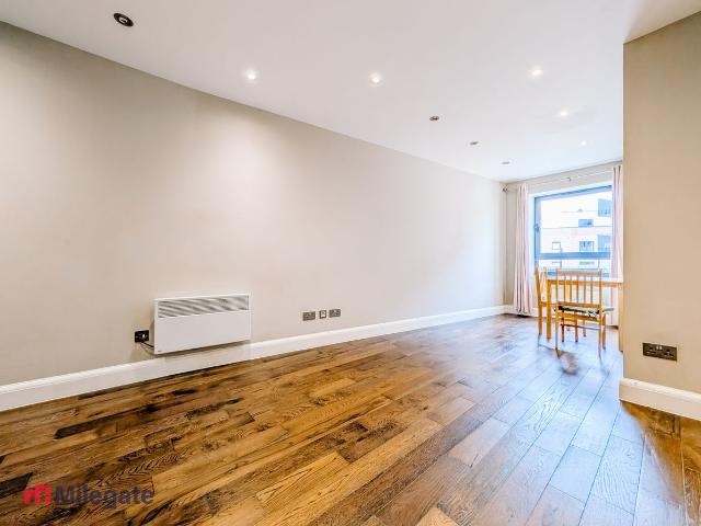 Apartment for rent in Navestock Side, Essex