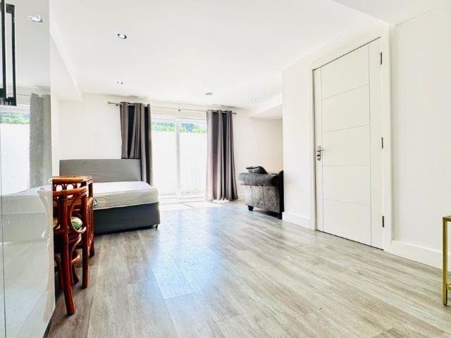 Studio for rent in Navestock Side, Essex