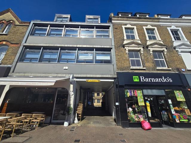 Apartment for rent in Widmore, Greater London