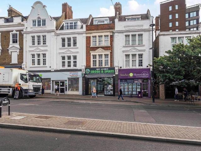 Apartment for rent in Widmore, Greater London