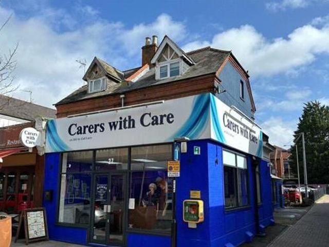 House for sale in Heol-las, Surrey
