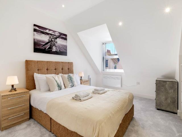 Apartment for rent in Heol-las, Surrey