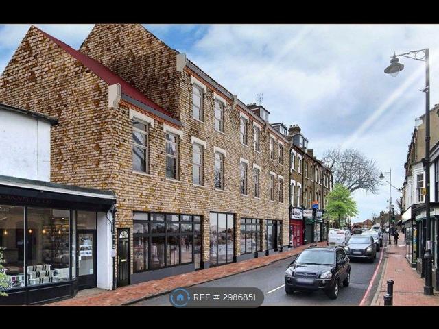 Apartment for rent in The Wrythe, Greater London
