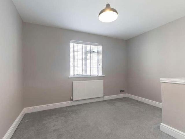 Apartment for rent in Ewens Farm, Golden Valley
