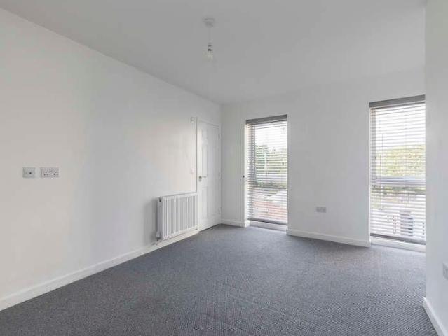 Apartment for rent in Ewens Farm, Golden Valley