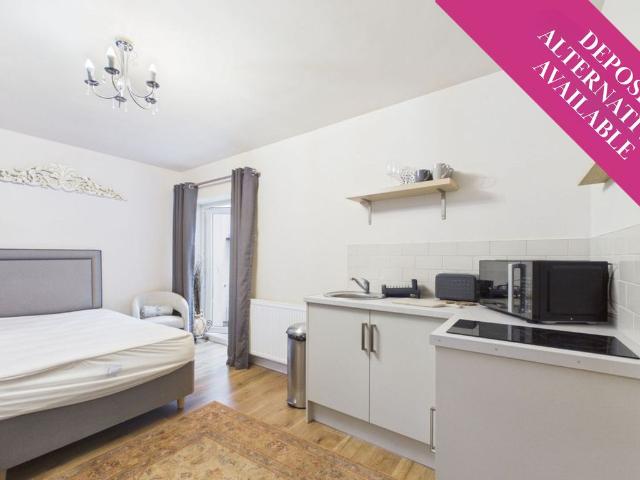 Studio for rent in Ewens Farm, Cheltenham