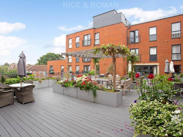 Apartment for rent in Cobham, Elmbridge