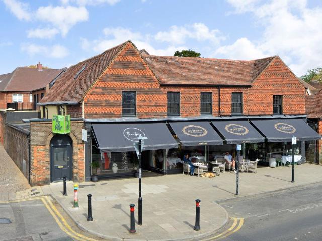 Apartment for rent in Fole, Surrey
