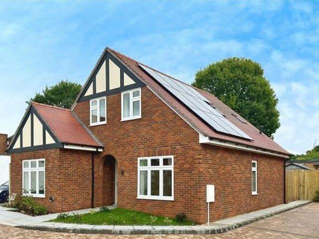 House for sale in Crowthorne
