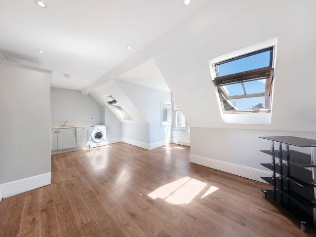 Apartment for rent in London Borough of Croydon, Greater London
