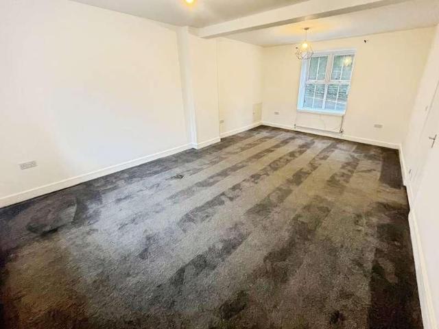 House for rent in Cymmer, Wales