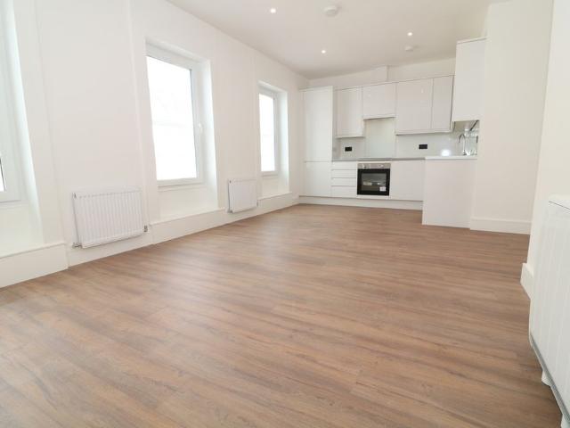 Apartment for rent in Rose Hill, Pachesham Park