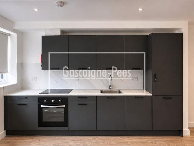Studio for rent in Pachesham Park, Surrey