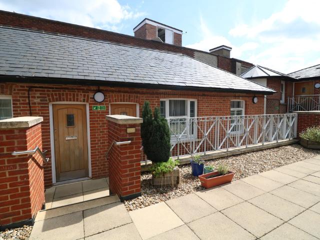 Apartment for rent in Rose Hill, Mole Valley