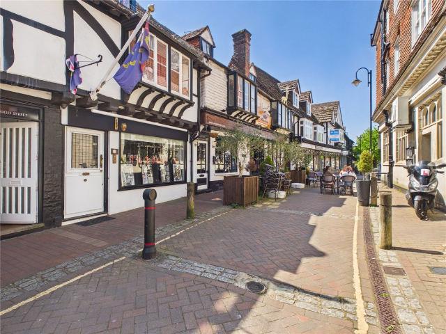 Apartment for rent in Perryfields, West Sussex
