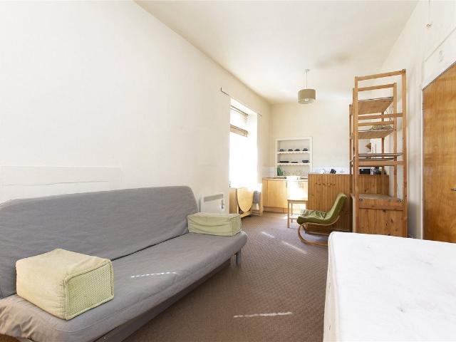 Studio for rent in Abbeyhill, City of Edinburgh
