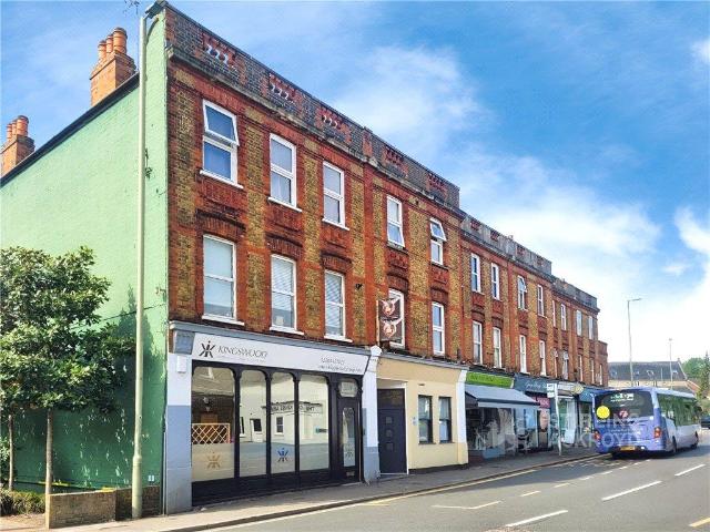 Apartment for rent in Row Town, Surrey